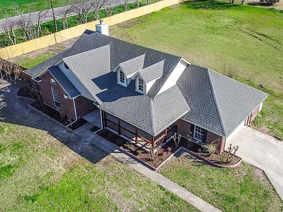 4th image of 2101 Fairway Ln
