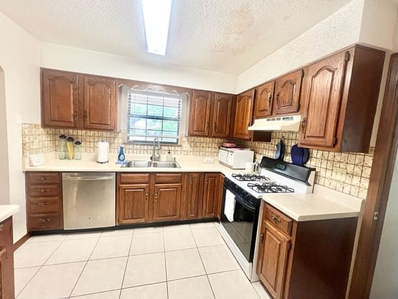 5th image of 518 Linden Ave
