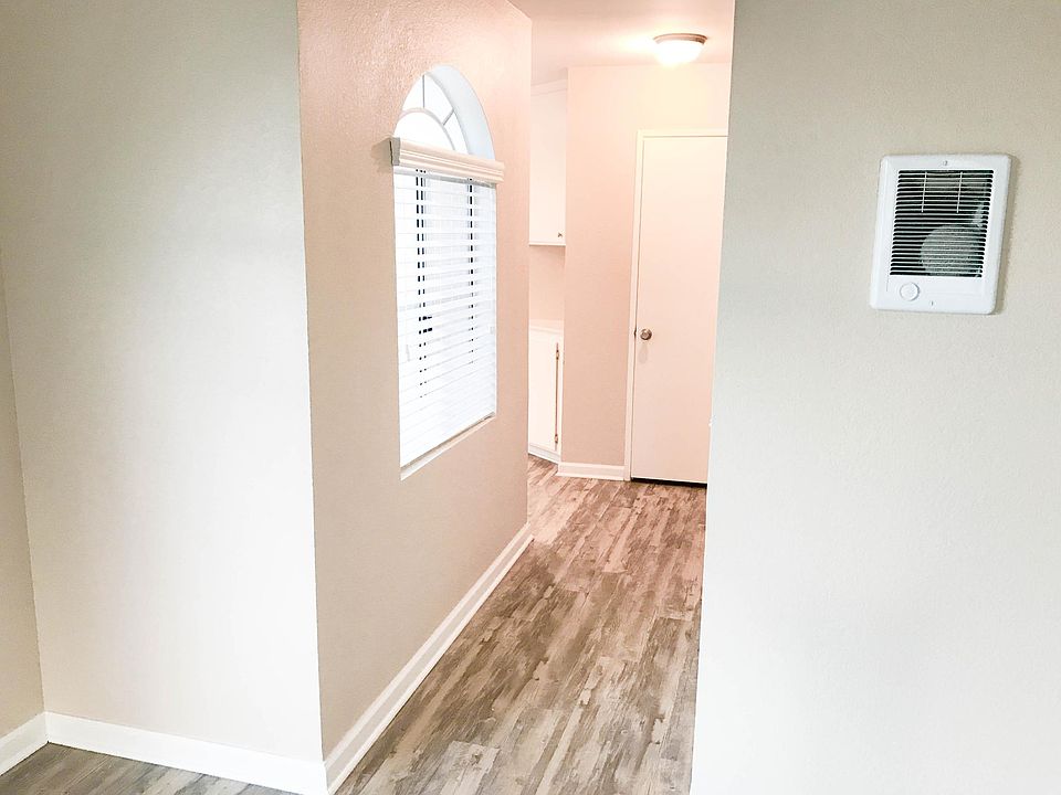 1st image of 3946 Kansas St APT 4
