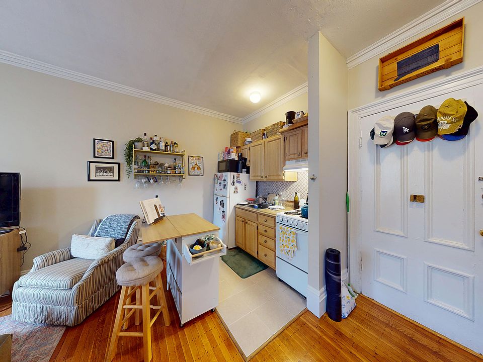 1st image of 509 Beacon St APT 5