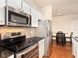 4254 NE Meadow Creek Cir APT 104, Fayetteville, AR 72703