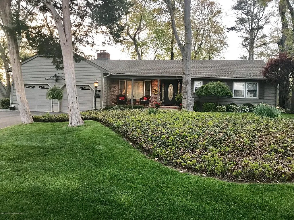 1019 Cedar Ln photo 1