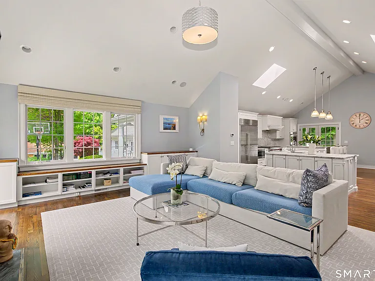 14 Deerfield Rd — Photo 8