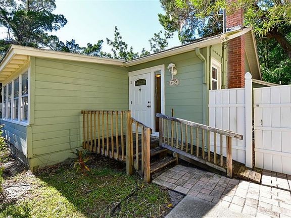 4th image of 2437 Walker Cir