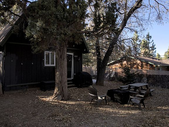 4th image of 819 Leonard Ln