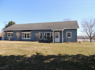 1341 66th St, Fennville, MI 49408