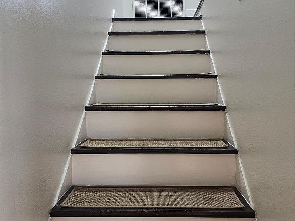 5th image of 2675 Marilee Ln