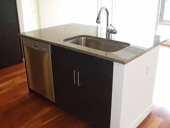 5th image of 814 Waterplace 200 Exchange St #814