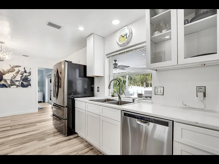609 Oak Ter — Photo 10