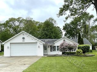 2904 Dearborn Ave, Rochester Hills, MI 48309