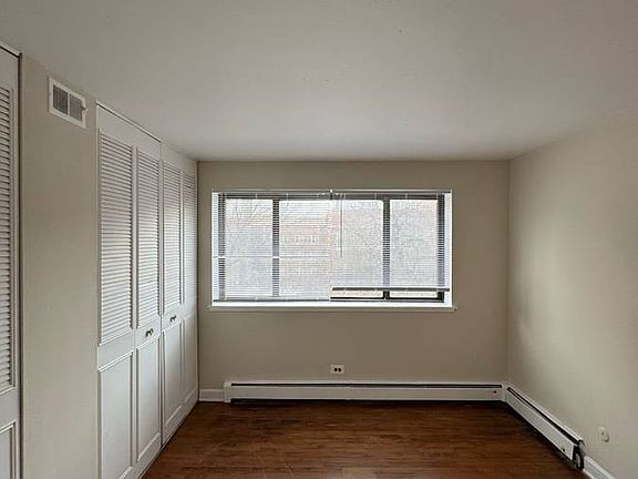 5th image of 5917 N Kenmore Ave APT 331