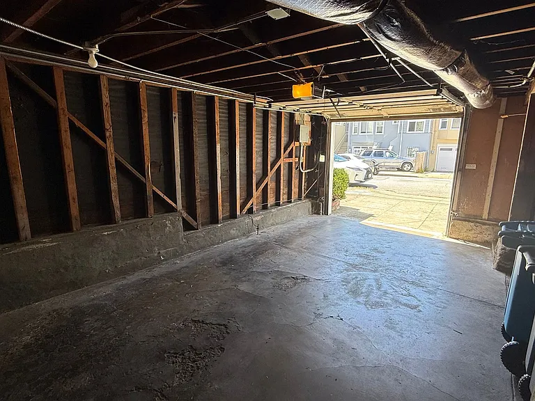 875 Huron Ave — Photo 27