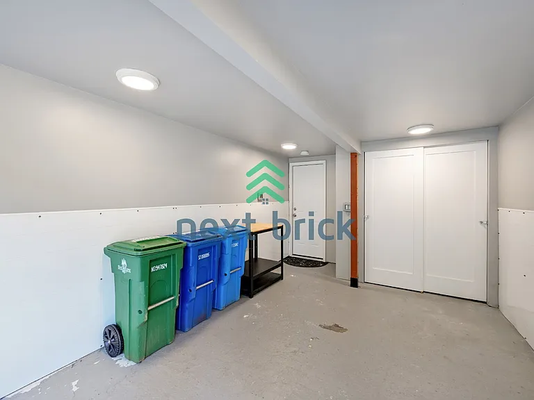528 NE Serpentine Pl — Photo 18