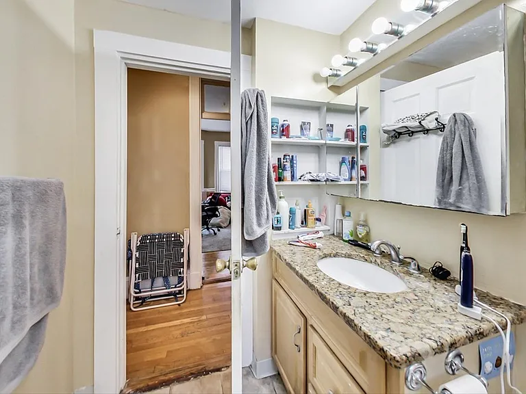 47 Hillside St #2L — Photo 10