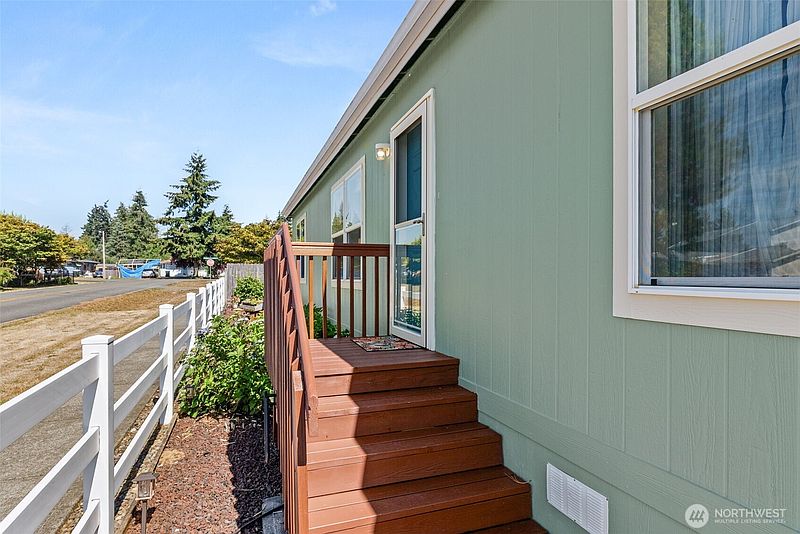 4th image of 222 Maple Avenue NW #34