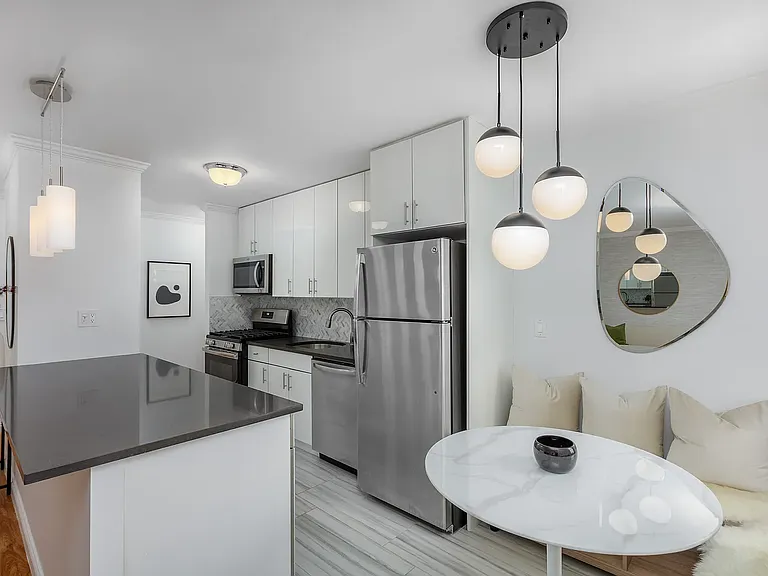 747 10th Ave #33F — Photo 4