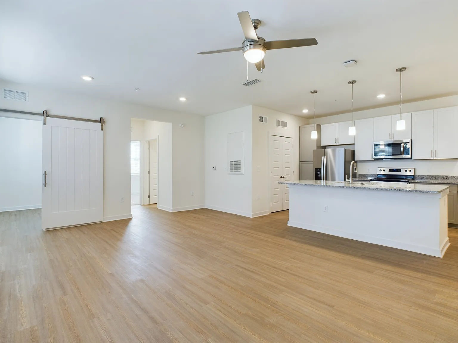 2 bed, 1267 sqft, $1,999 — Photo 2