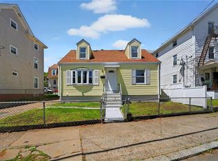 111 Cleveland St, Pawtucket, RI 02860