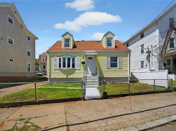 111 Cleveland St, Pawtucket, RI 02860