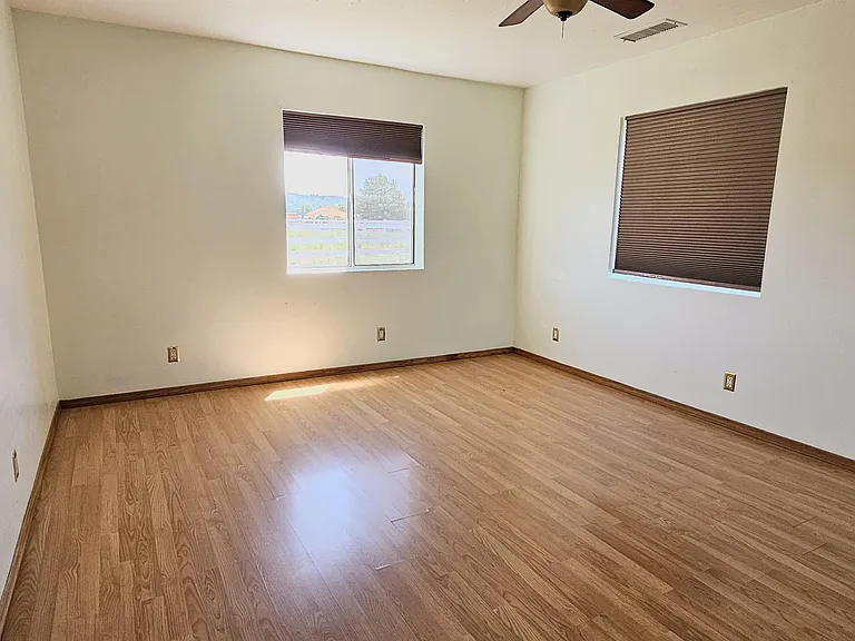8475 Selma Ln — Photo 12