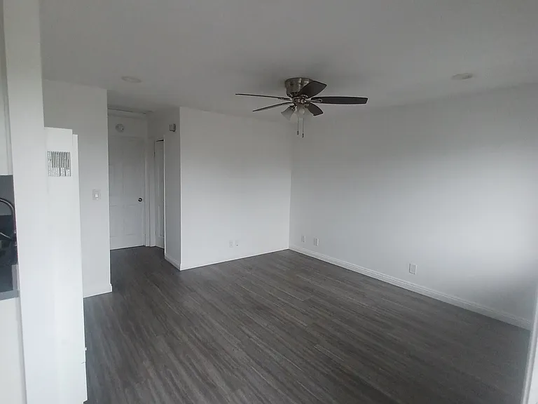 1626 Palo Alto St — Photo 8
