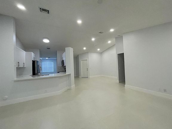 5th image of 1630 Zenith Way
