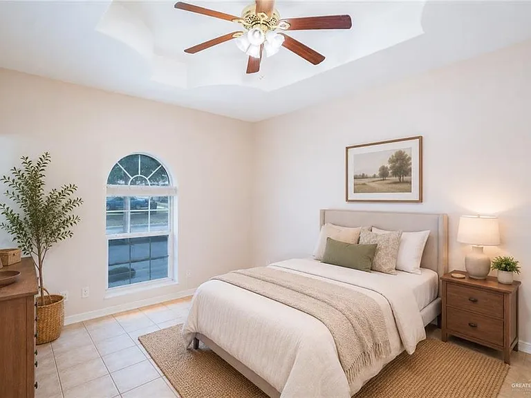 604 Buena Vista Dr #H — Photo 8
