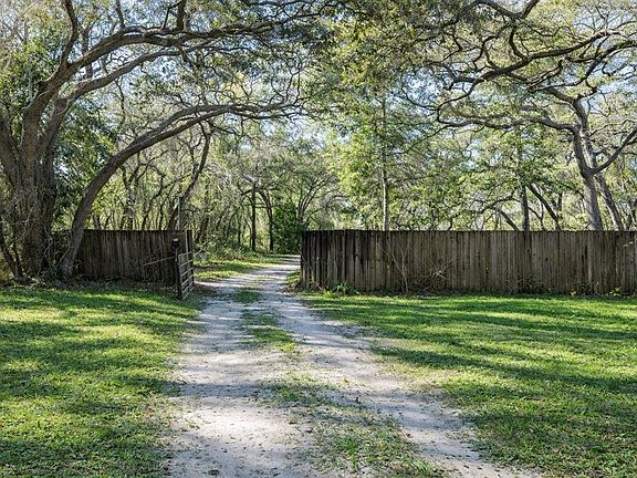 4th image of 16314 Tiger Trl