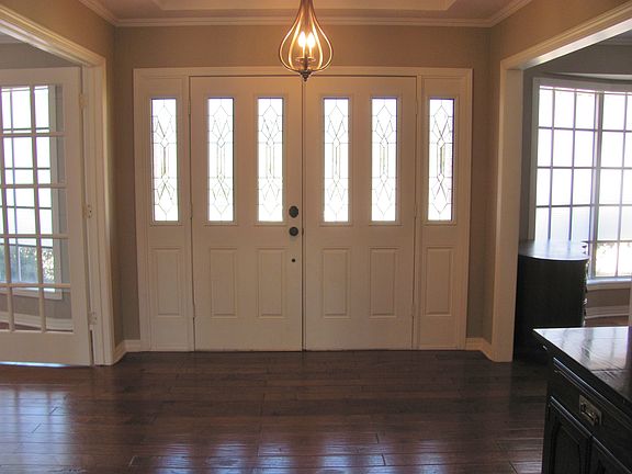 5th image of 802 Eden Dr