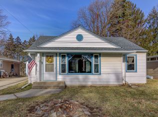 915 Pleasant St, Dekalb, IL 60115