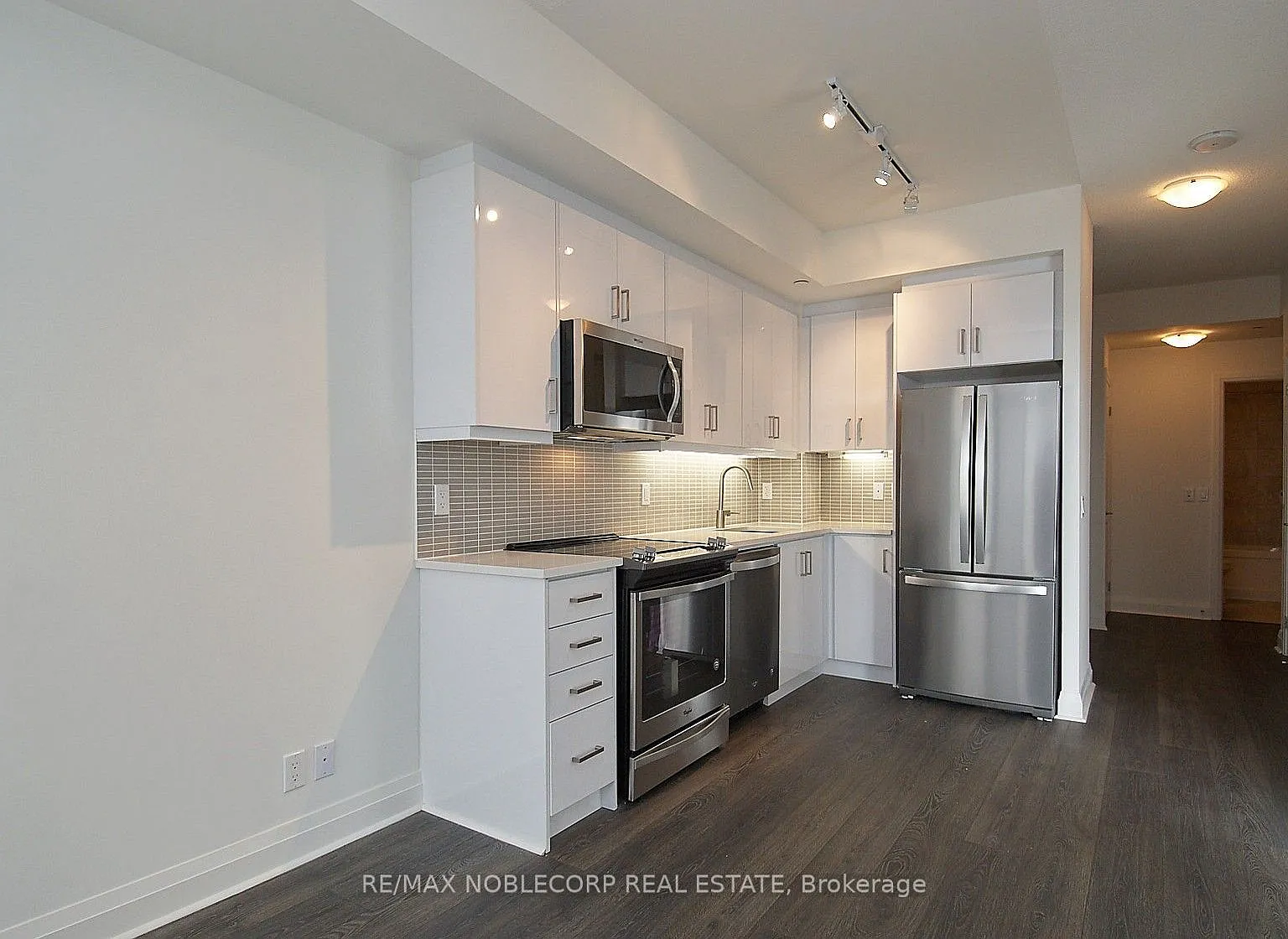 IQ Condos — Photo 4