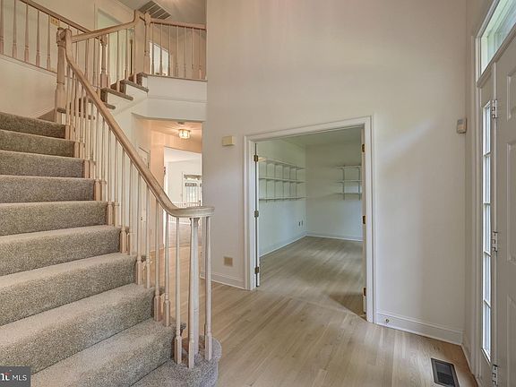2nd image of 10373 Derby Dr
