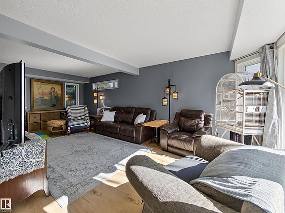 4th image of 137 Deer Ridge Dr