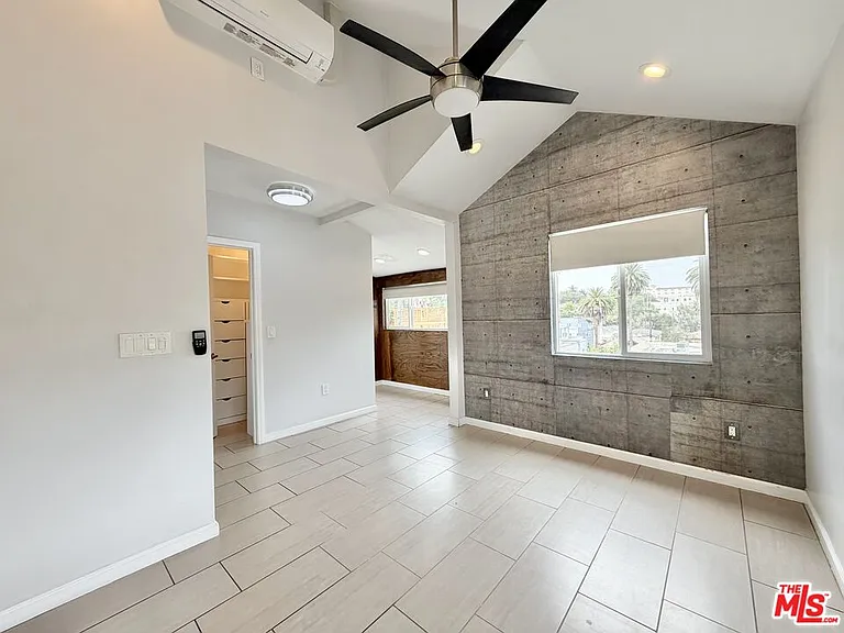 624 1/2 N Benton Way — Photo 16