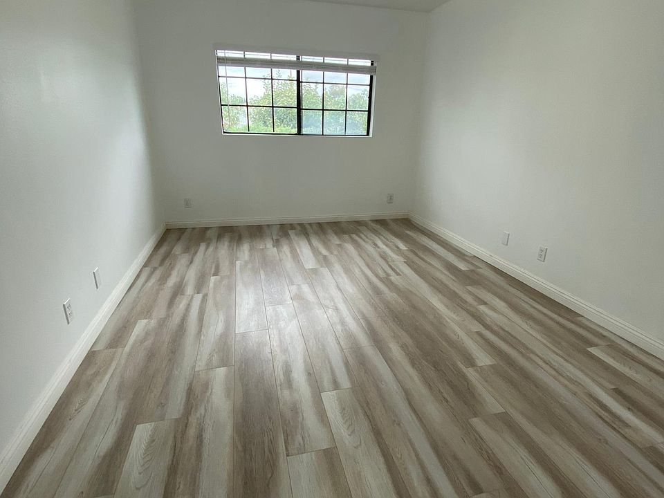 1st image of 139 Elizabeth Ave