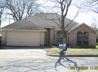 536 Inwood Rd, Azle, TX 76020