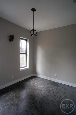 Rented by EXR | media 75