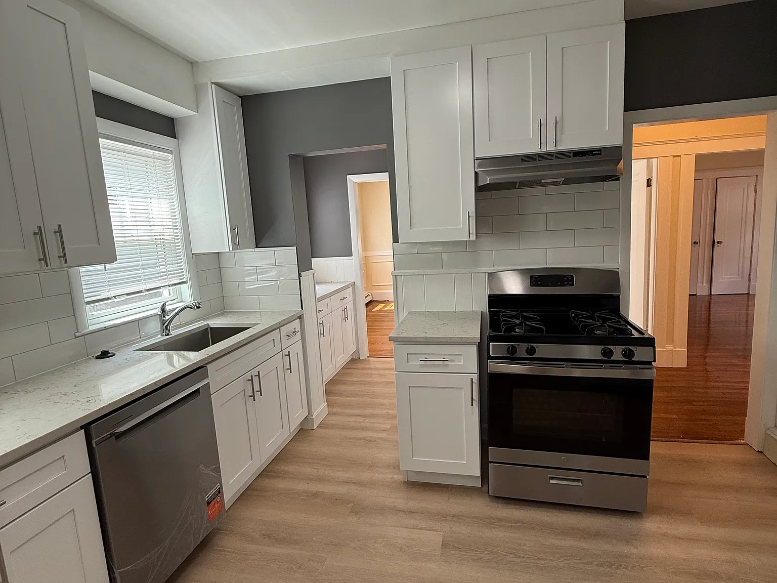 2 bed, 1200 sqft, $2,975 — Photo 3