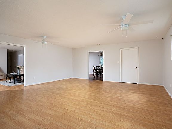 4th image of 136 Brook Dr NW