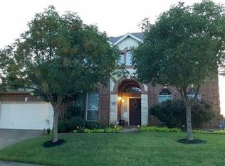 68 Lucas Ln, Edgecliff Village, TX 76134