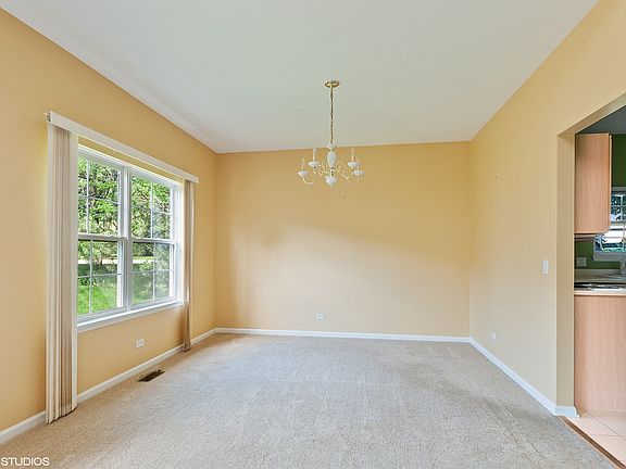4th image of 252 N Crooked Lake Ln