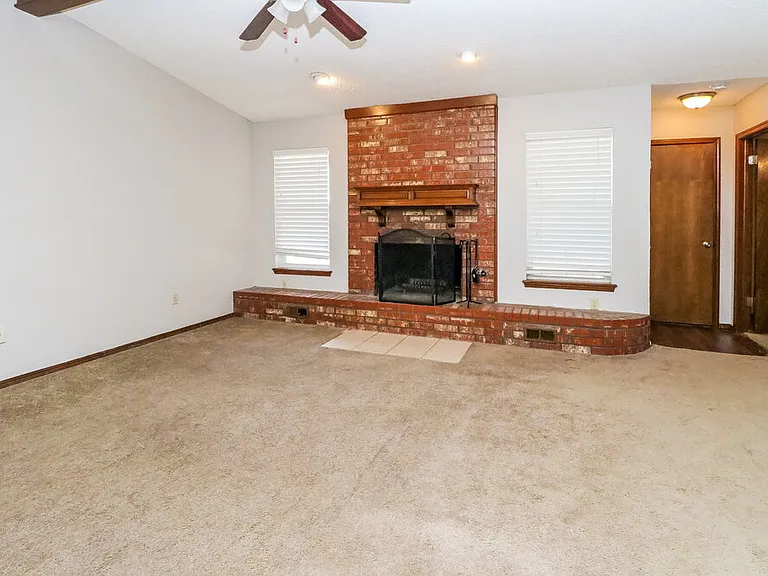 12913 S Drexel Ave — Photo 5