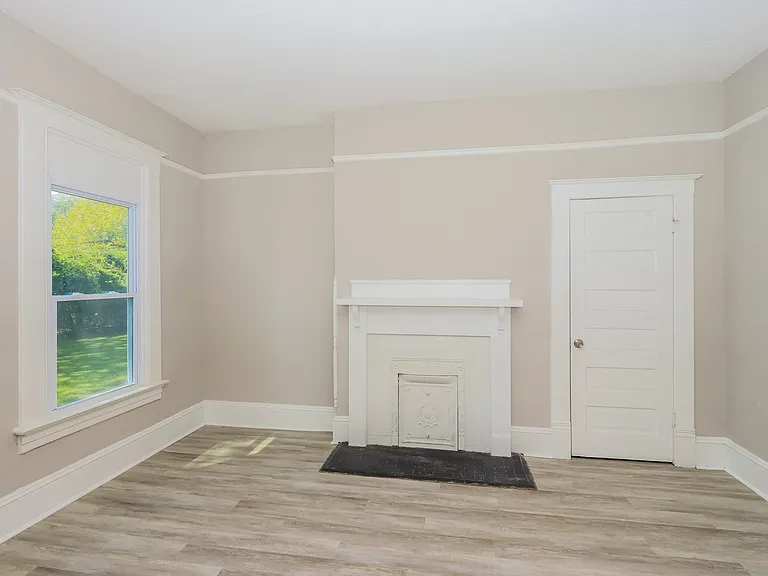 757321_019_living_room_13140468.jpg