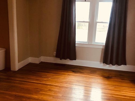 4th image of 515 E Como Ave