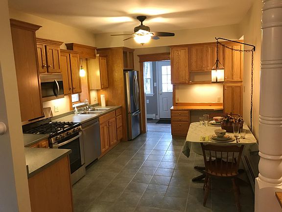 Kitchen and dining to laundry and rear entry