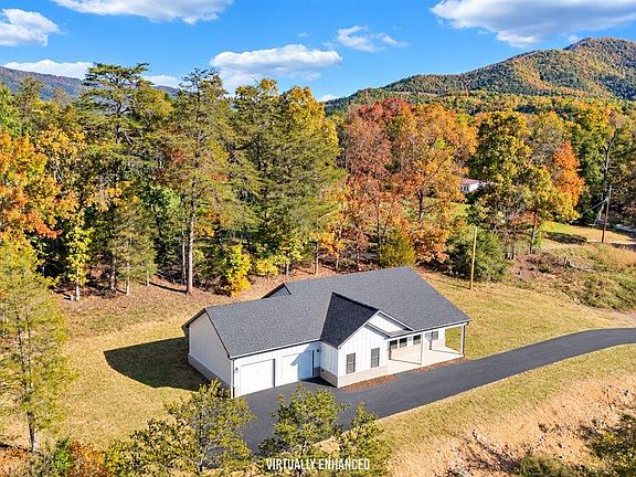 2nd image of 3840 Fox Hollow Rd