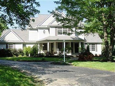 1st image of 790 Deep Woods Dr