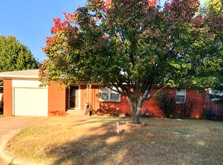 1208 Lynnwood Ave, Lindsay, OK 73052