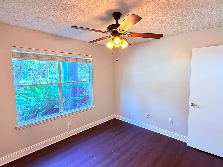 712 Secret Harbor Ln #100 — Photo 17