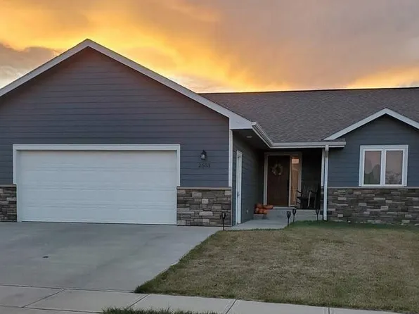 2503 Wynn Way, Yankton, SD 57078